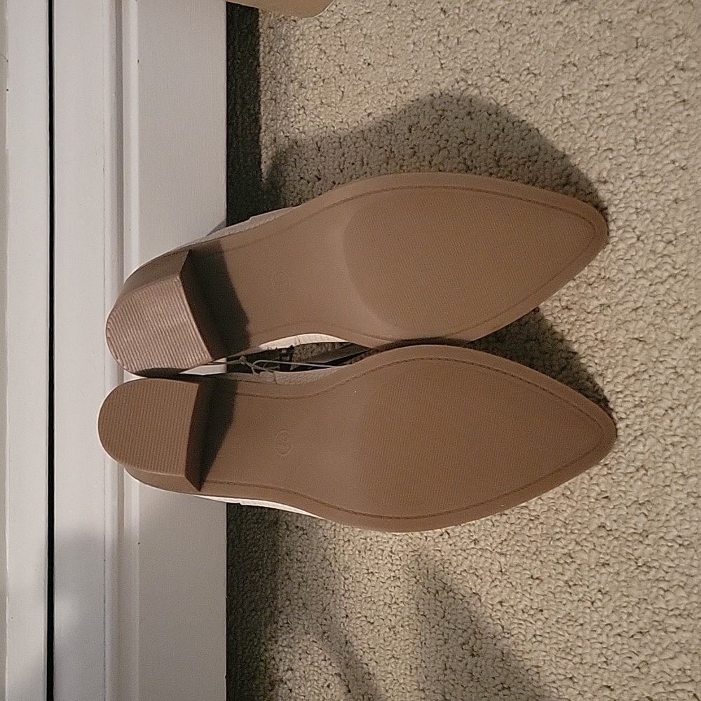 White Target boots - Picture 4 of 4